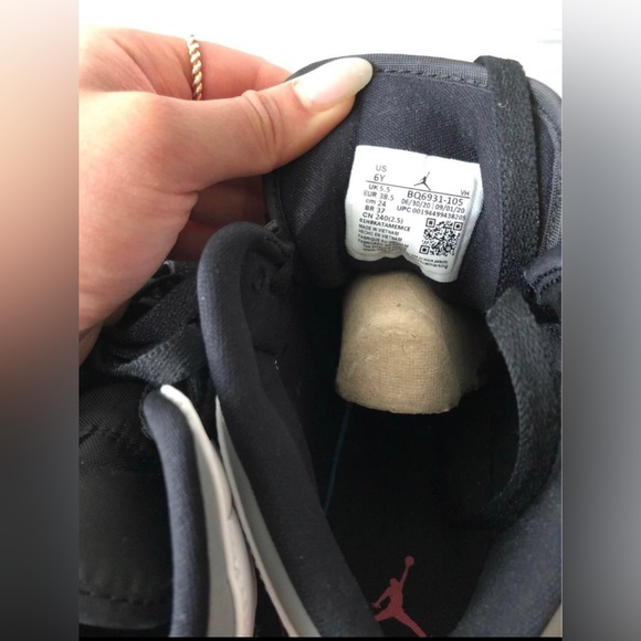 Brand New Jordon 1 Purple Mid - Picture 7 of 9